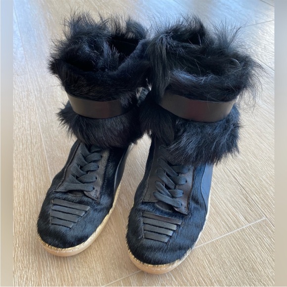 Alexander McQueen Shoes - Alexander McQueen & Puma collaboration! Black leather sneakers, Size 38!